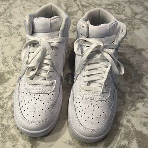 Nike Mid Court Vision Women’s White EUC! Size 8